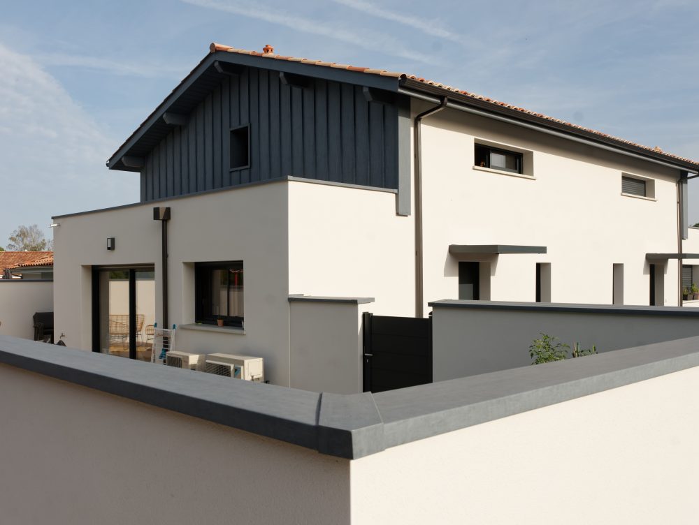 Avancée de toit tout alu concept global protection maison harmonie architecturale